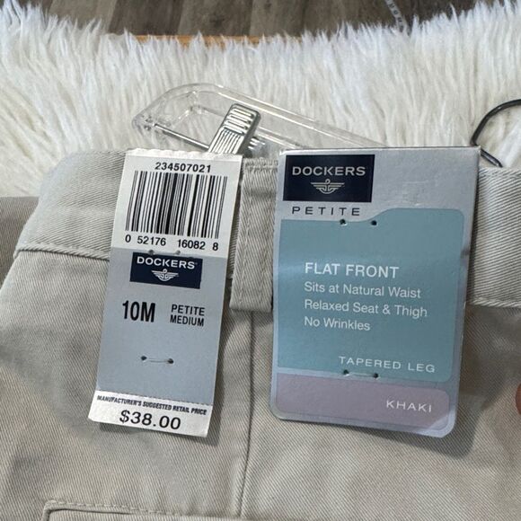 Dockers Women's Tan Trousers .Size 10 NWT - Picture 9 of 9